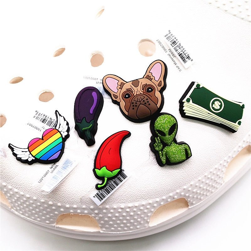 Novely PVC Alien Shoe Charms Sandals Accessories Cute Dog Dollar Chili Heart Shoe Decoration for Croc jibz Kids Party X-mas Gift Novely PVC Alien Shoe Charms Sandals Accessories Cute Dog Dollar Chili Heart Shoe Decoration for Croc jibz Kids Party X-mas Gift Foreverking