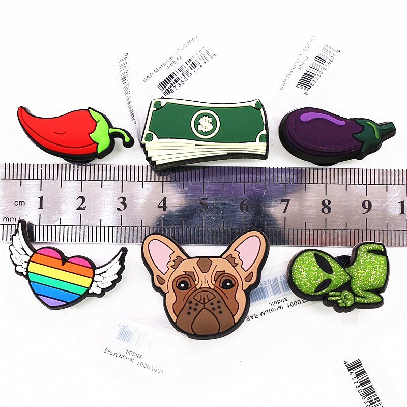 Novely PVC Alien Shoe Charms Sandals Accessories Cute Dog Dollar Chili Heart Shoe Decoration for Croc jibz Kids Party X-mas Gift Novely PVC Alien Shoe Charms Sandals Accessories Cute Dog Dollar Chili Heart Shoe Decoration for Croc jibz Kids Party X-mas Gift Foreverking